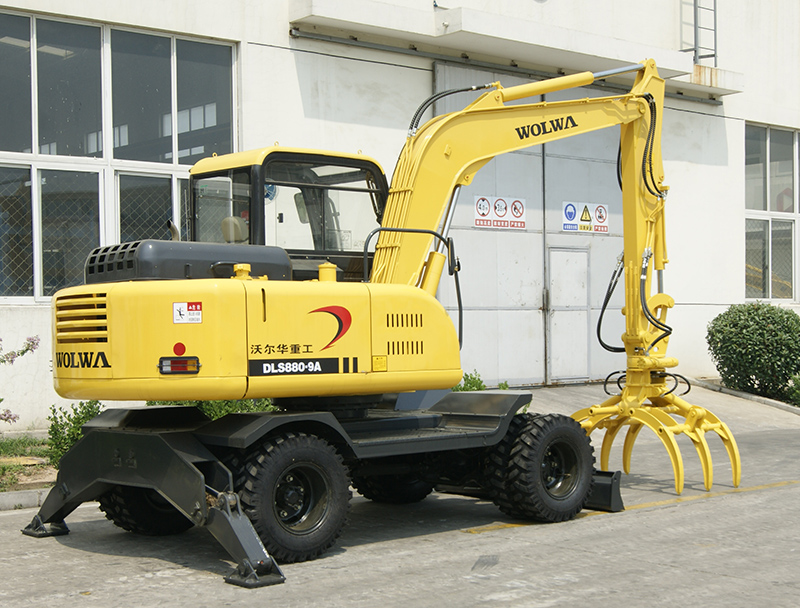 DLS880-9AG 8噸輪式蔗木裝卸機實物圖 DLS880-9AG 8噸輪式蔗木裝卸機實物圖