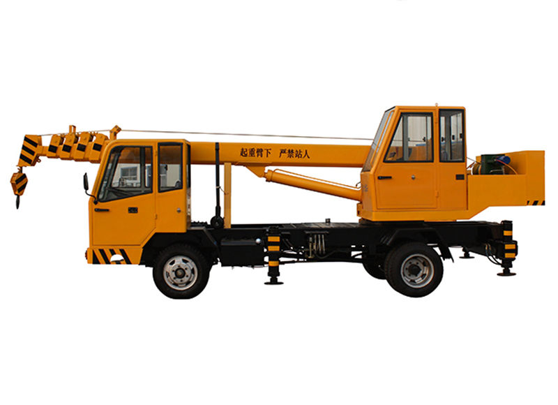 5噸自制底盤GNQY-Z5型吊車實物圖2 5噸自制底盤GNQY-Z5型吊車實物圖2